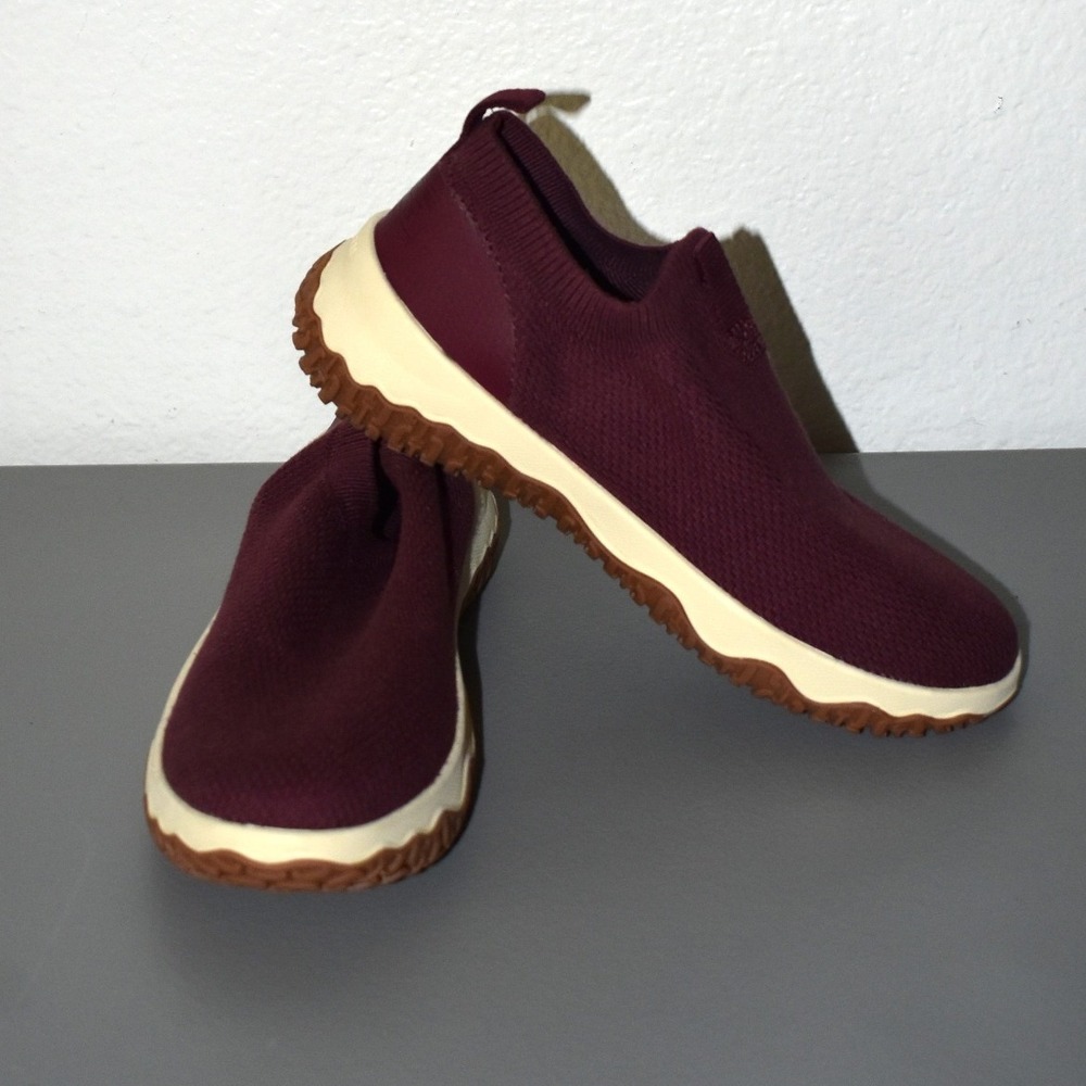 LL Bean Day Venture Slip On Shoe Womens 8 Burgundy Comfort Walking Shoe
